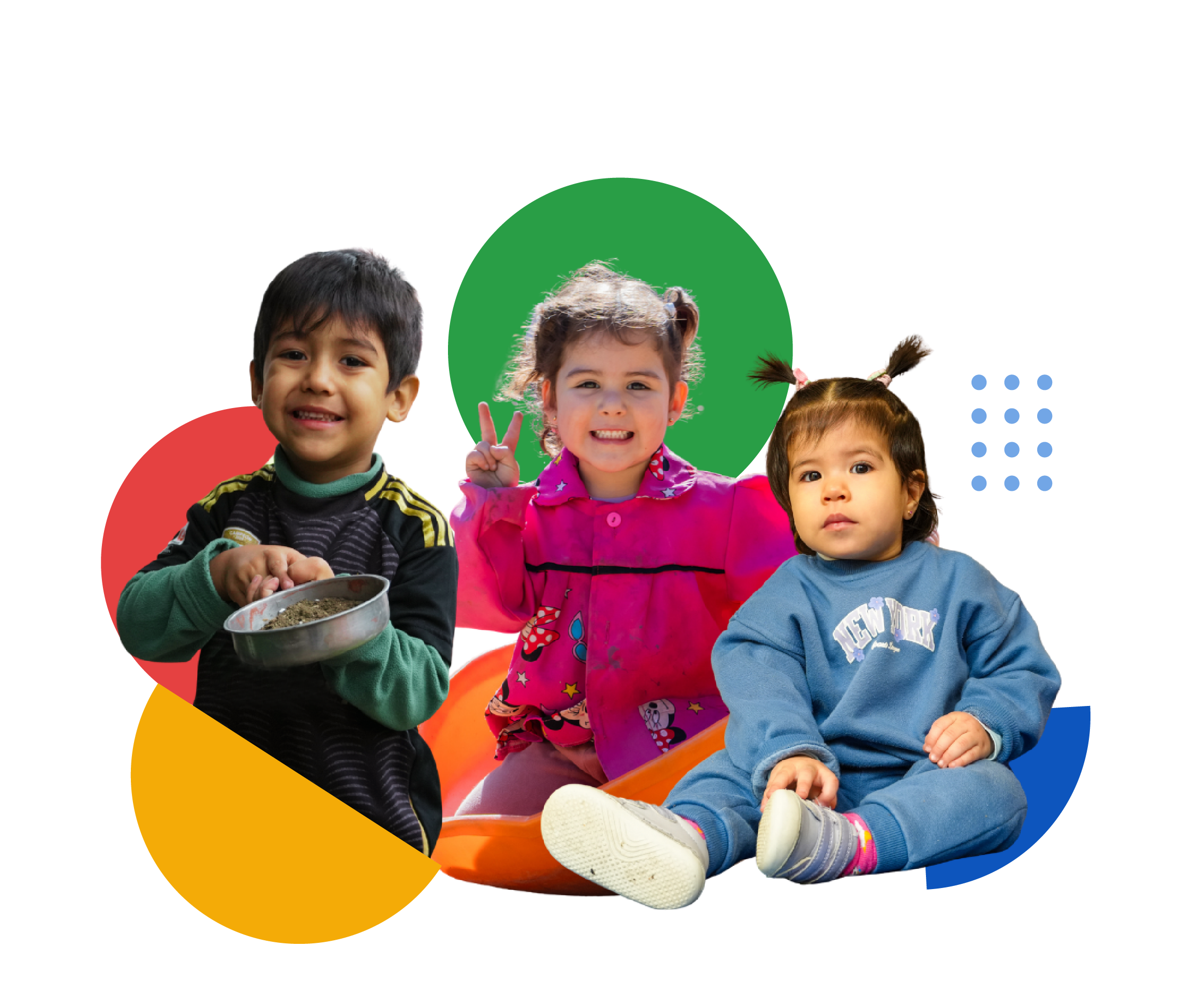 Niños y niñas jugando con bloques
